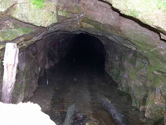 tunnel07.jpg
